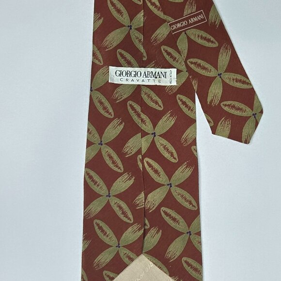 Giorgio Armani "Cravatte" Crepe de Chine 3.75" Wide Floral Silk Tie - Picture 5 of 8